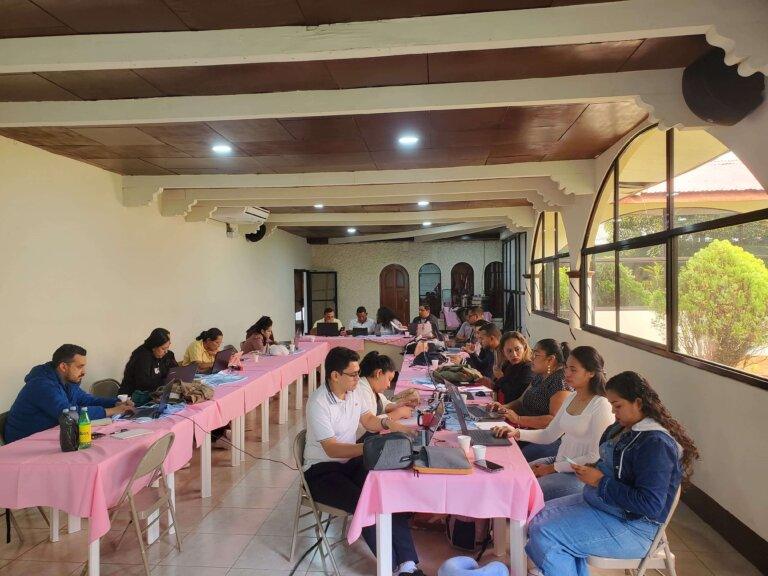 Del recinto a los territorios: fortaleciendo las capacidades de los equipos de conducción municipal del MINSA
