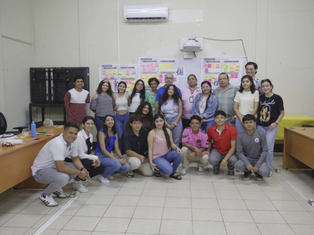 • “Estudiantes protagonistas” → enlaza con perfiles de voluntarios o experiencias destacadas.