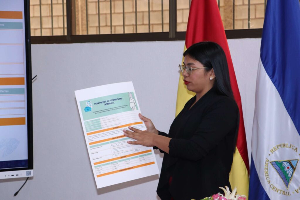 Graduación de especialistas en Enfermería Perinatal en Nicaragua, capacitados para mejorar la atención materno-infantil.