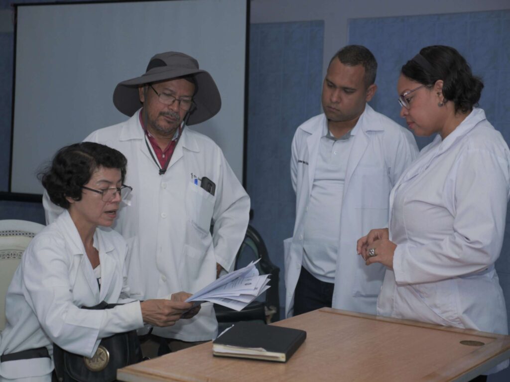 Capacitación en vigilancia y promoción de la salud pública.
