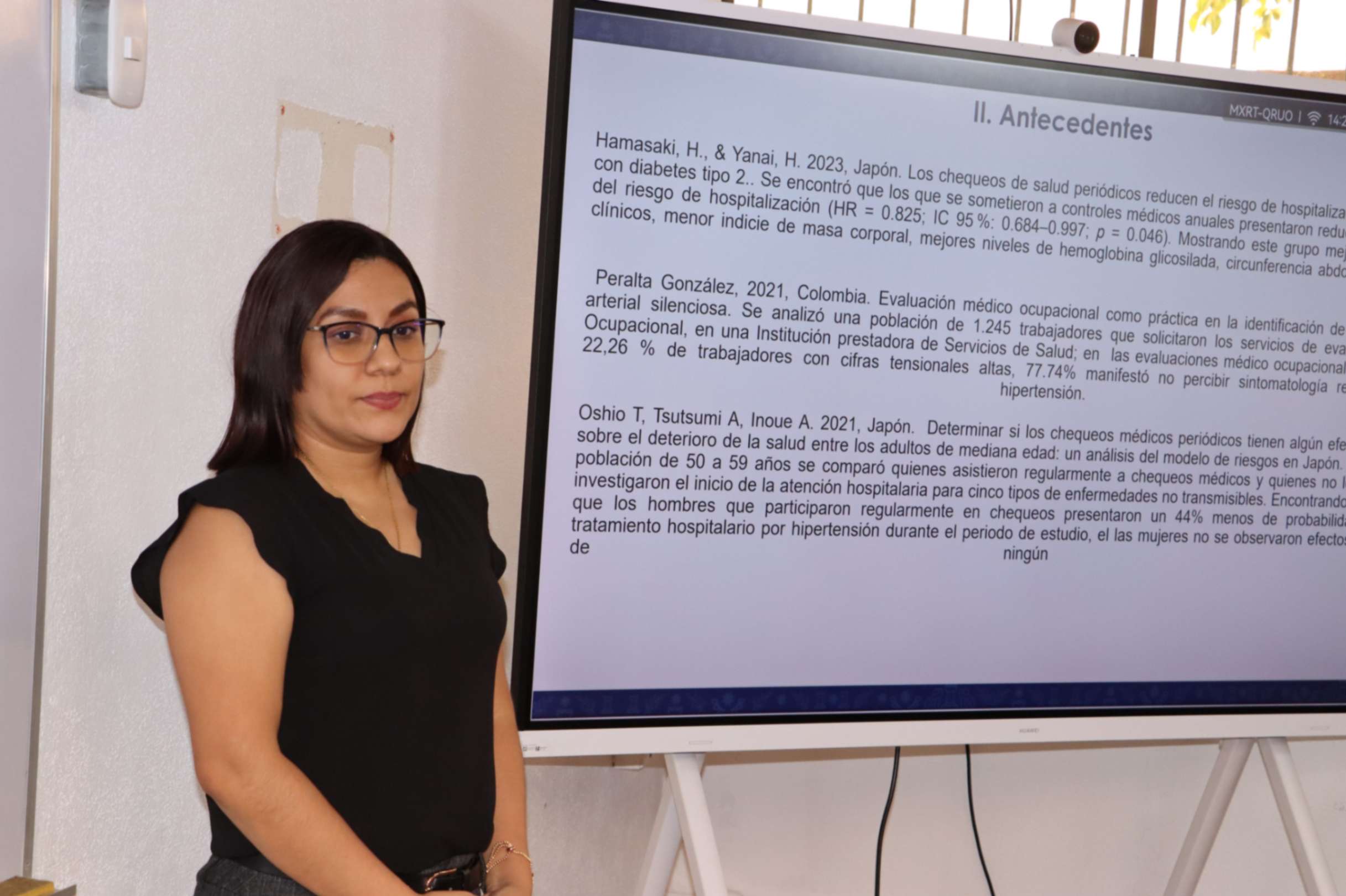 Jurado evaluando proyectos sobre higiene y seguridad ocupacional y trastornos musculoesqueléticos.