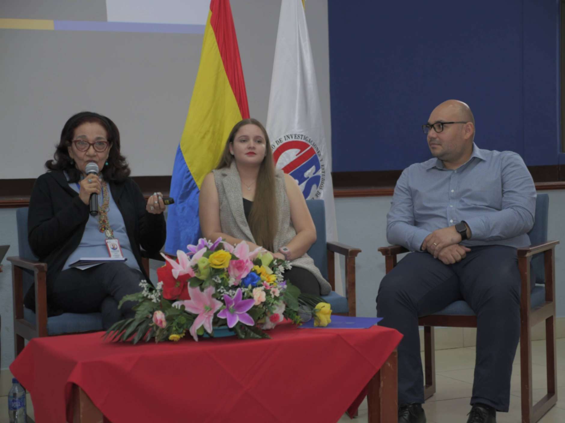 panel-resistencia-pueblos-unan-cies