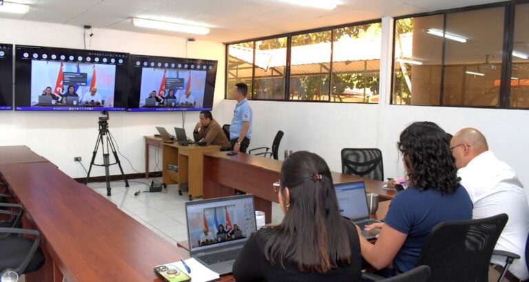 Autoridades inauguran el Curso de Certificación para el Abordaje Integral del Primer Trimestre del Embarazo, fortaleciendo la salud maternofetal en Nicaragua.